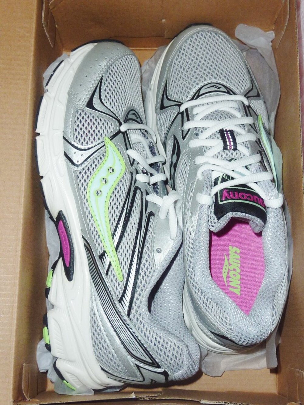New In Box Saucony Women's Ride Millennium Shoes (S60812-68) Size 8.5